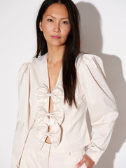 Dante 6 TOP MET STRIKDETAIL
€ 189,00
Dante6-Soralla satijnen top met strikdetails