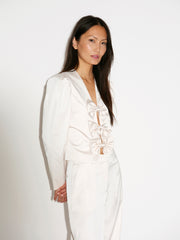 Dante 6 TOP MET STRIKDETAIL
€ 189,00
Dante6-Soralla satijnen top met strikdetails