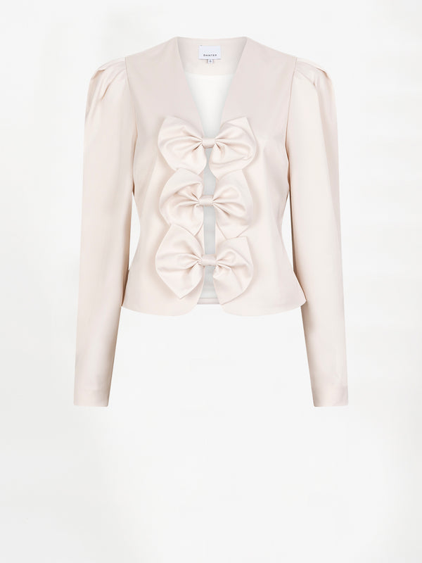 Dante 6 TOP MET STRIKDETAIL
€ 189,00
Dante6-Soralla satijnen top met strikdetails