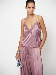 Dante 6 KANTEN CAMISOLE
€ 119,00
Dante6-Ligne kanten camisole top met verstelbare bandjes